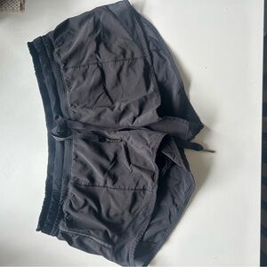 Lululemon low-rise lined short 2.5in size 4: Black